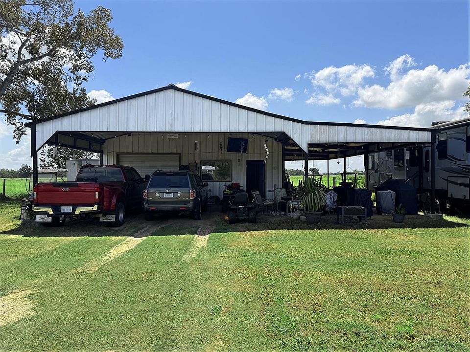 1st image of 3320 County Road 135 Rd