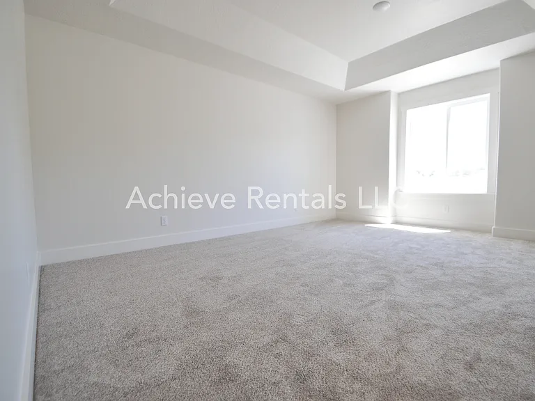 2038 N 380 E — Photo 8