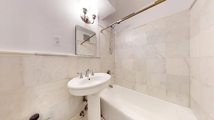 Rented by Bond New York | media 17