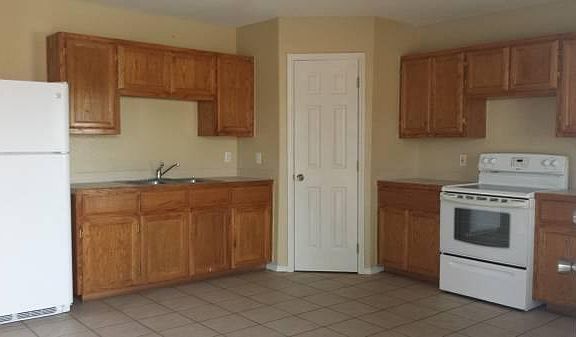 3rd image of 3143 Aberdeen Dr