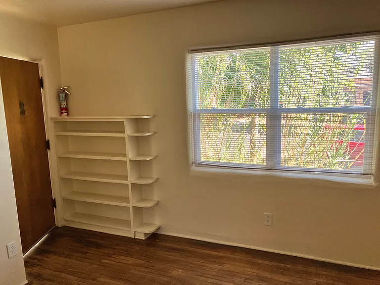 1913 Gold Ave SE #2 — Photo 7