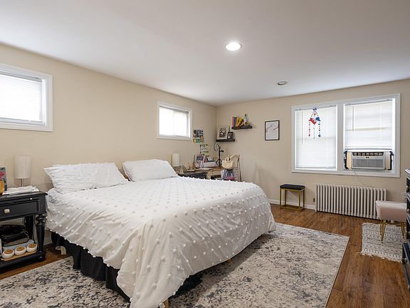 4th image of 89 Maple Ave APT 1