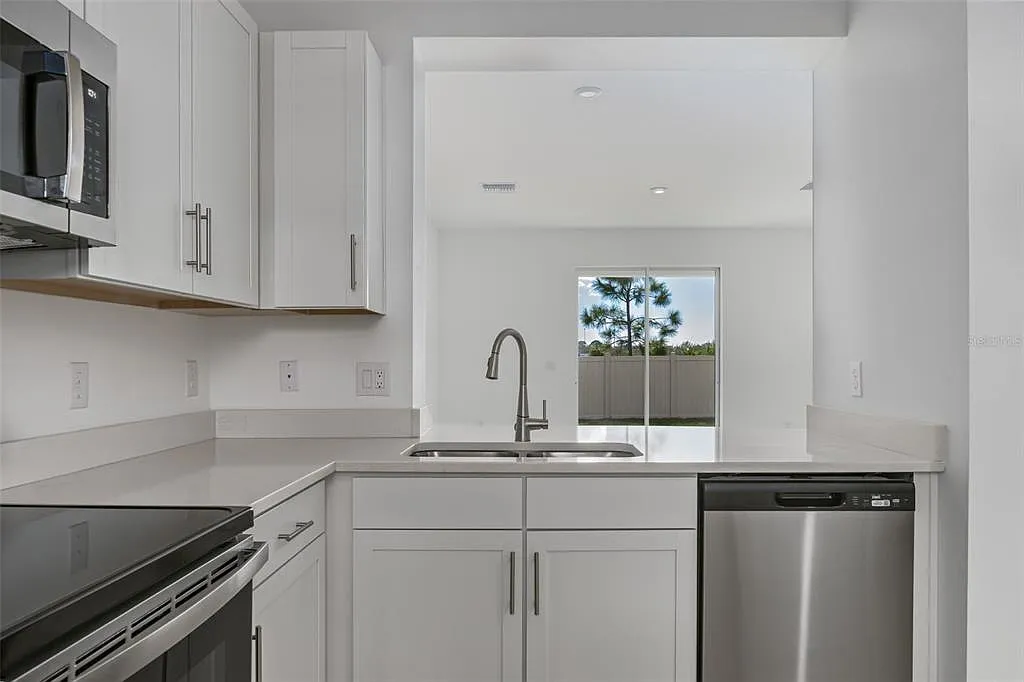 2 bed, 2.5 bath, 1216 sqft, $1,975 — Photo 4