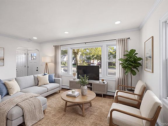 4th image of 843 Jerusalem Avenue