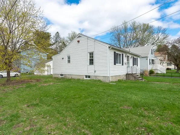 17 Oakland Ave, Latham, NY 12110