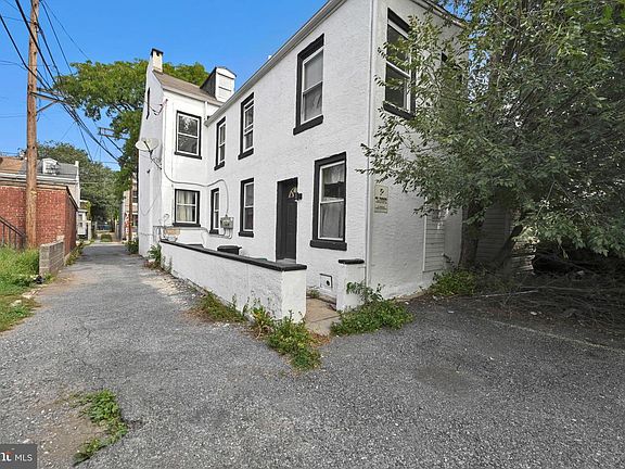 2nd image of 412 Spruce St