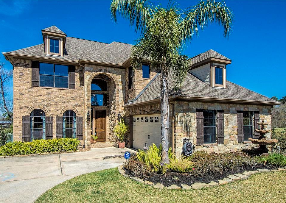 1st image of 40815 Manor Dr