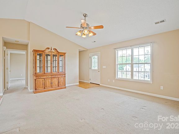5th image of 10 Granite Creek Dr