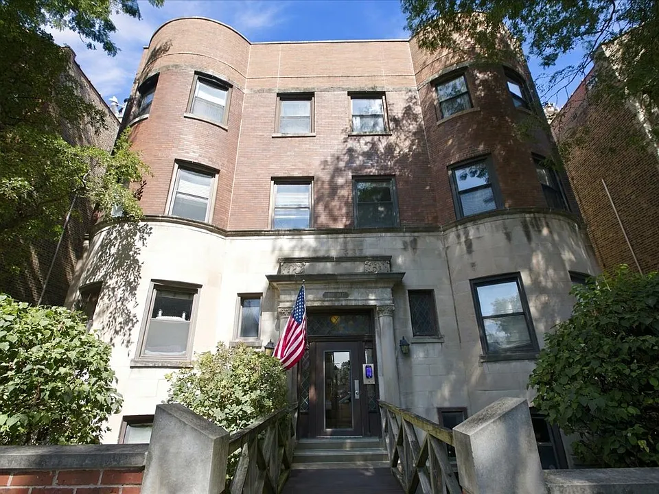 1044 W Byron St #3E