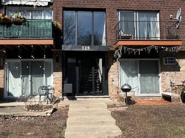 725 Grove Dr APT 209, Buffalo Grove, IL 60089