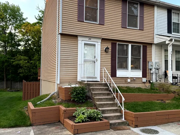 251 Woodoak Ct, Glen Burnie, MD 21061