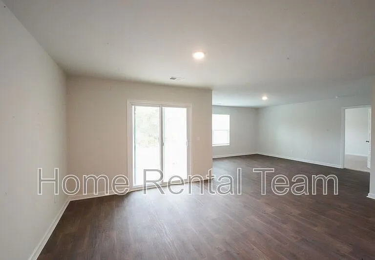 112 Windrush Pnes — Photo 7