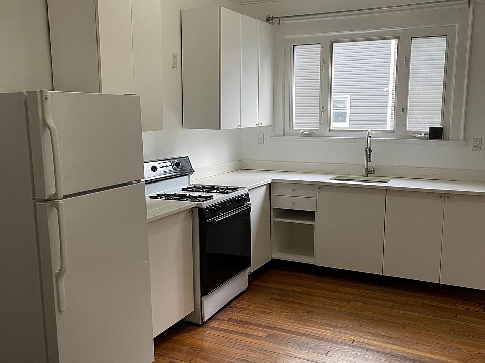 Open kitchen layout