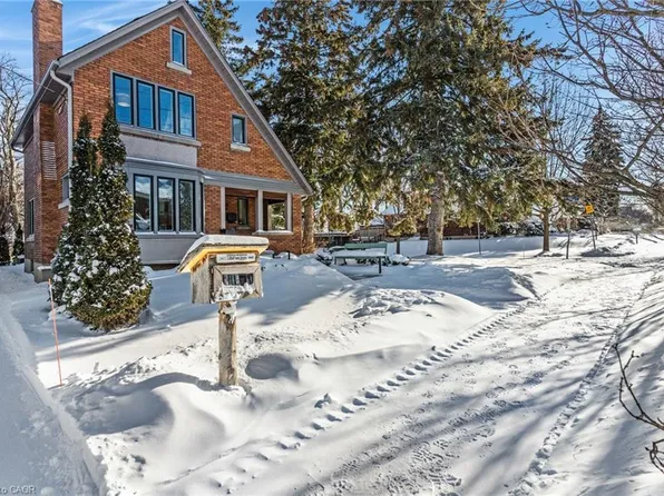 86 Earl St, Kitchener, ON N2M 2V9