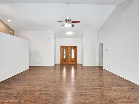4th image of 9288 Sun Pointe Drive