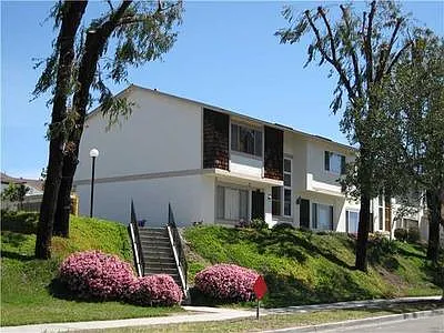 2 bed, 1.5 bath, 1002 sqft, $2,900 — Photo 1