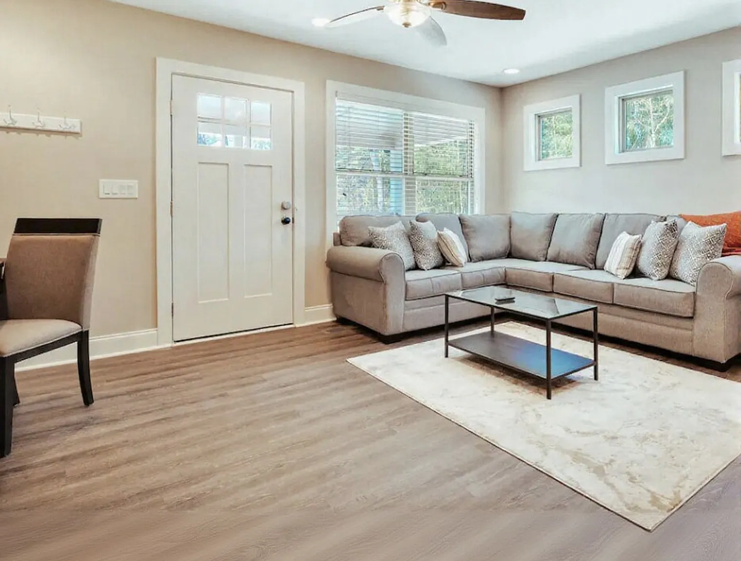 4 bed, 2.5 bath, $5,679 — Photo 4