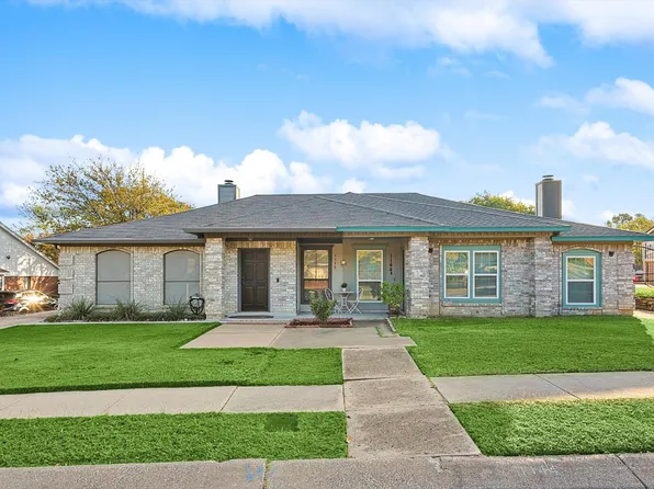 1148 Highpoint Rd, Bedford, TX 76022