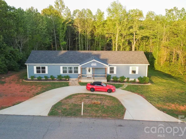 119 Titleist Dr, Statesville, NC 28677