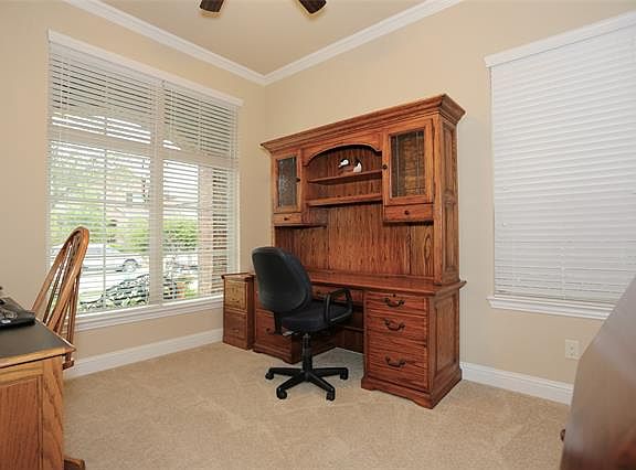 4th image of 1604 Presley Way