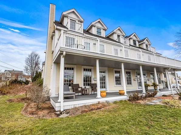 4 Margin St #A, Cohasset, MA 02025