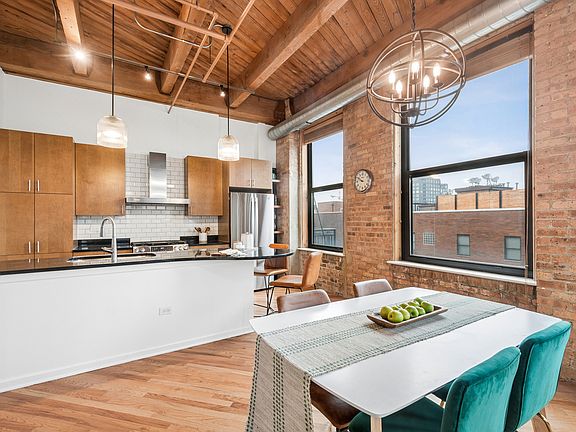 4th image of 1040 W Adams St Unit 410