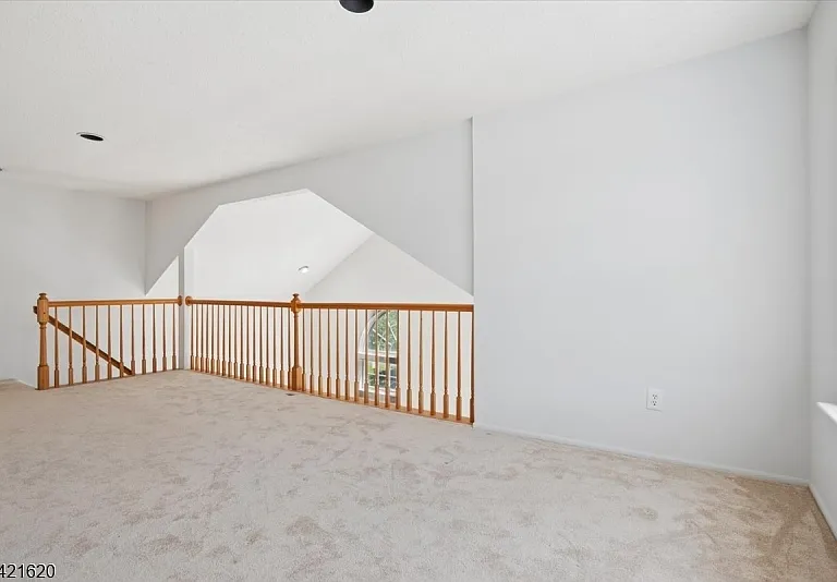 82 Hancock Dr — Photo 26