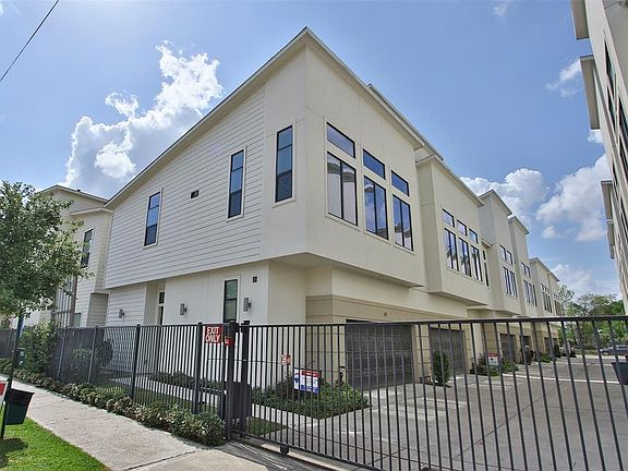 3rd image of 84 N Hutcheson St