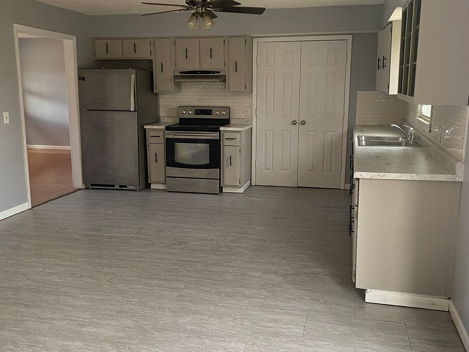 3 bed, 1250 sqft, $1,650 — Photo 4