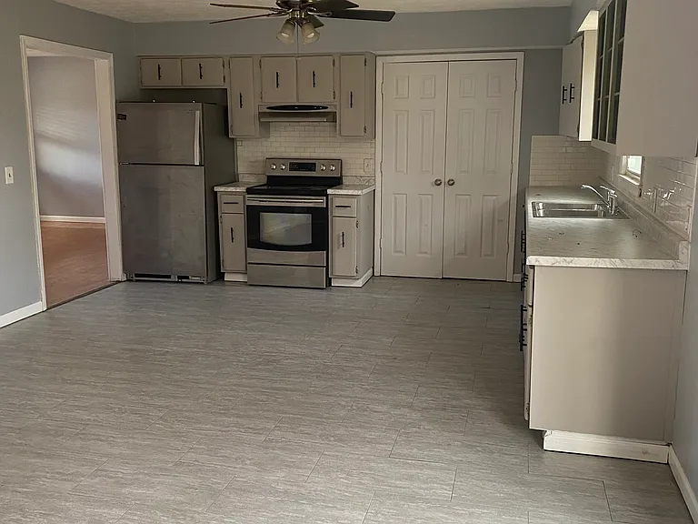 922 S Mission Ave — Photo 4