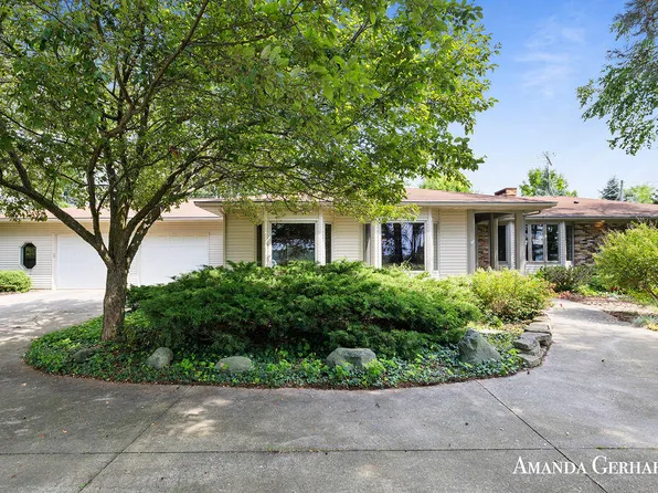 19718 W Pierson Rd, Pierson, MI 49339