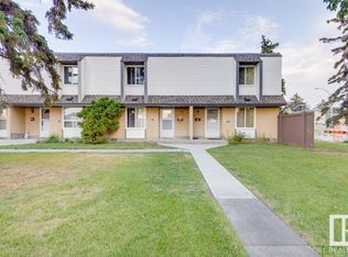 1 Garden Grv NW, Edmonton, AB T6J2L3