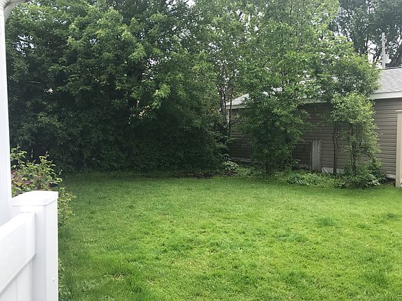 4th image of 29 Pickford Ave