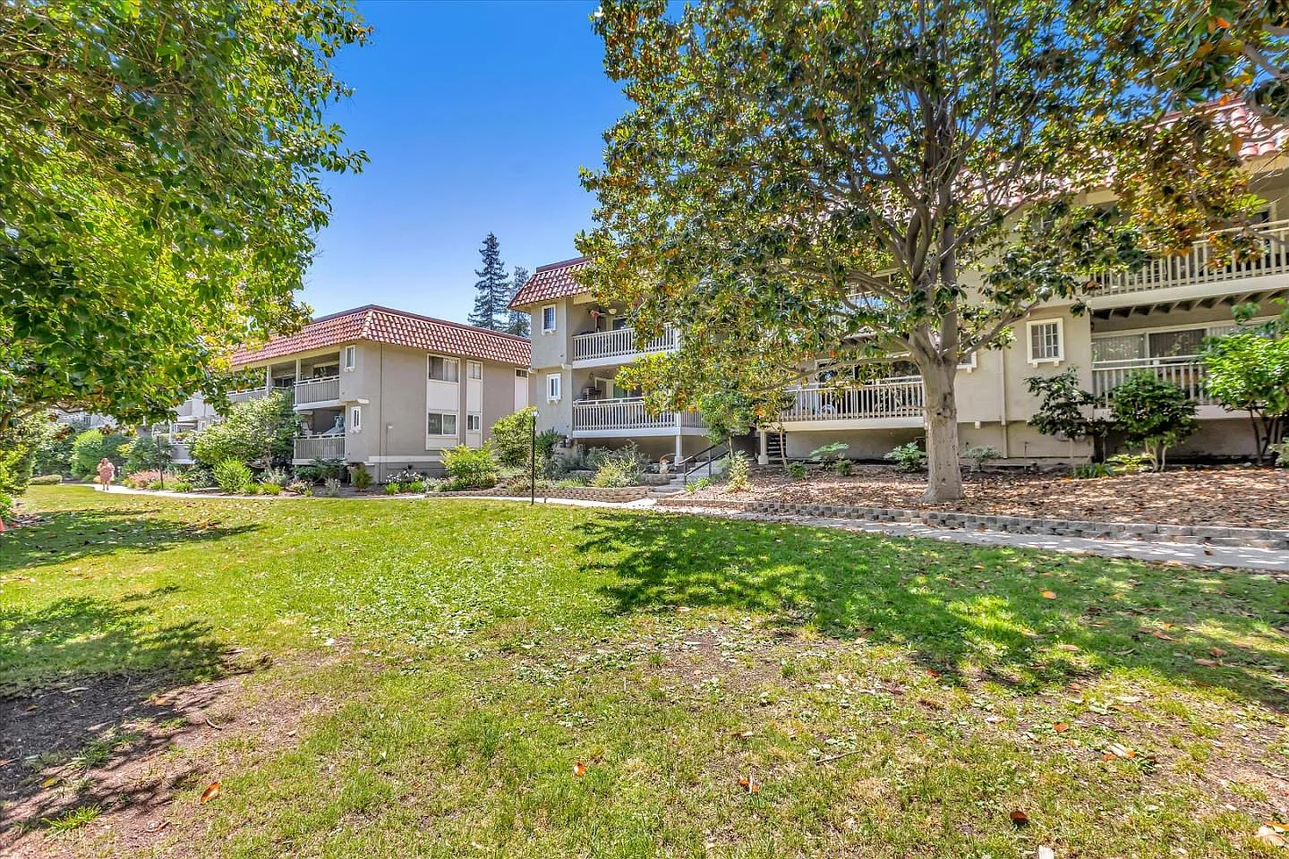 2757 Mauricia Ave #B photo 1