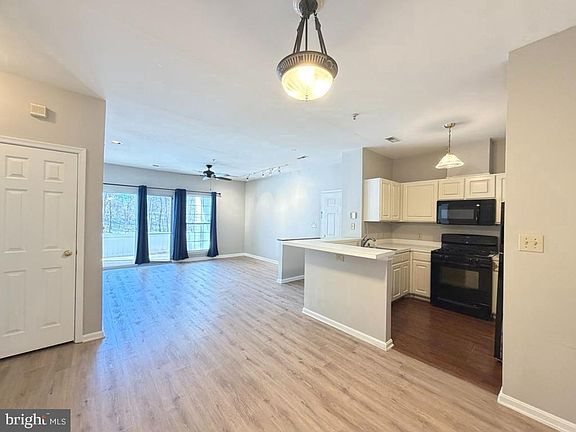 3rd image of 5004 Stone Shop Cir
