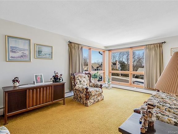 5th image of 68 Berkshire Dr