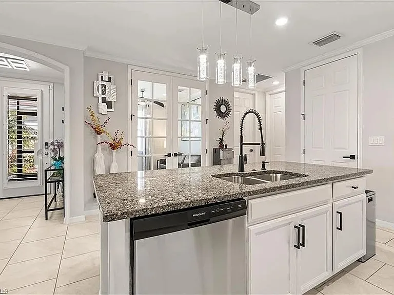 14672 Edgewater Cir — Photo 9