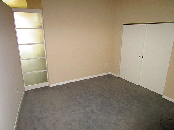 5th image of 915 Penn Ave APT 408