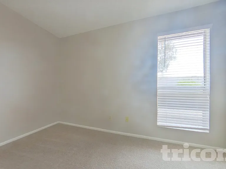 9607 N 88th Dr — Photo 12