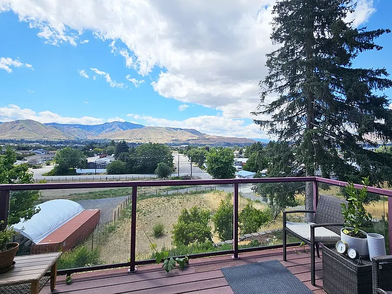 2211 NW Cascade Ave — Photo 23