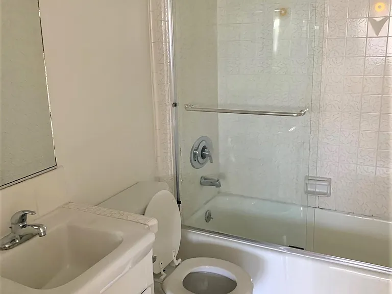 3734 Clarington Ave #6 — Photo 7