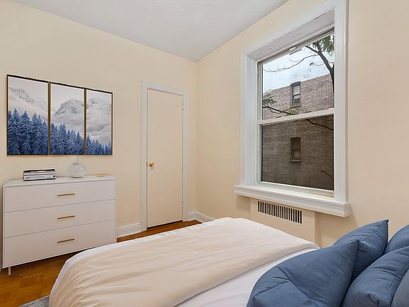 4th image of 189 E 18th St APT 5A