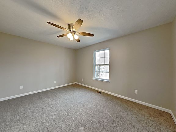 5th image of 709 Eaglesham Dr