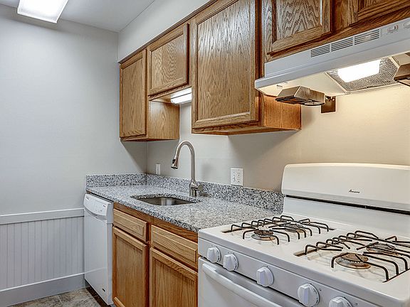 Apartment with Dishwasher!