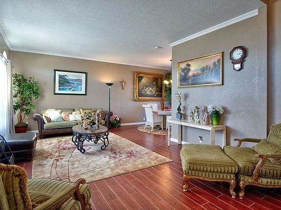 4th image of 10524 Vista Del Sol Dr NW