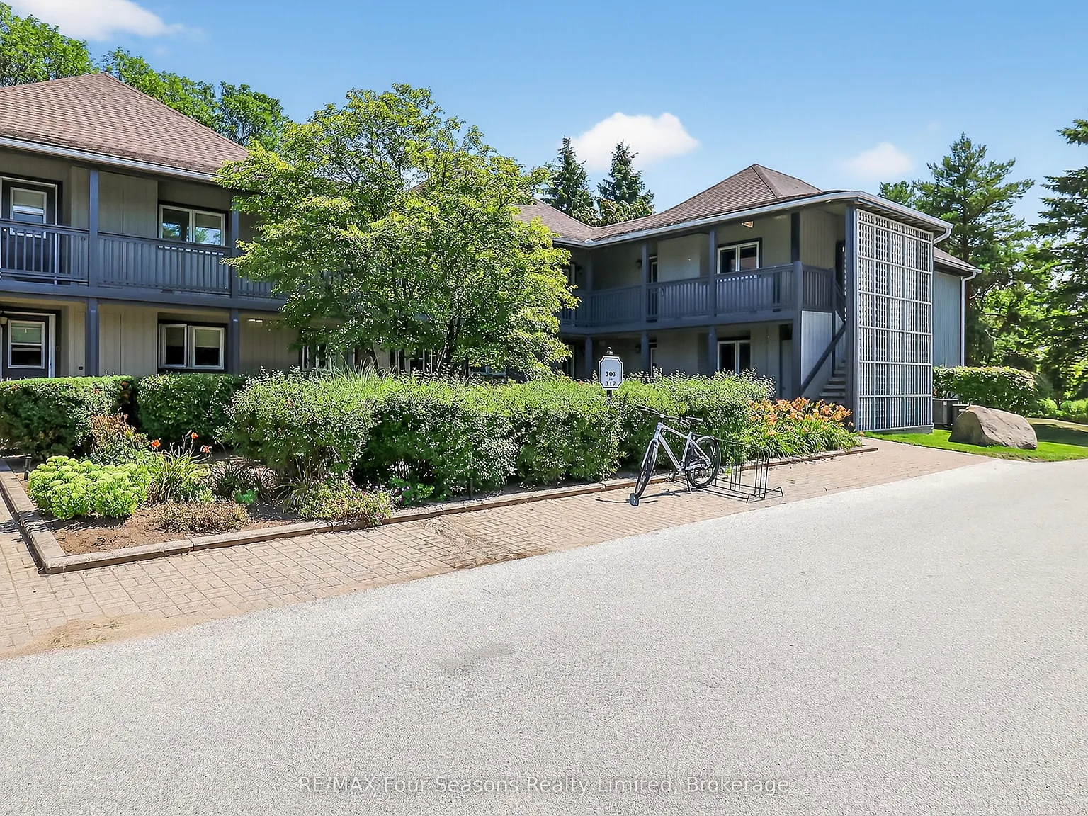 2 bed, $2,300 — Photo 1