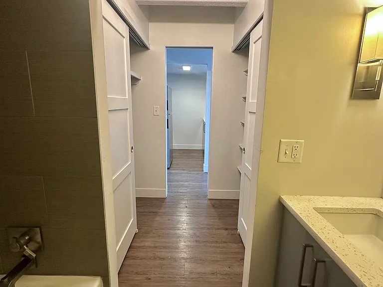 Luxe Tower apartments — Photo 28