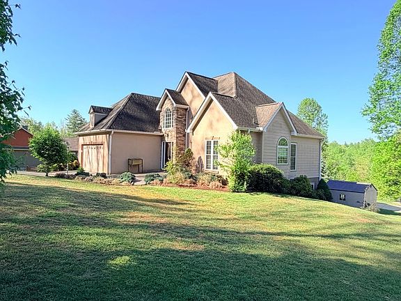 2nd image of 114 Hilltop Acres Dr.