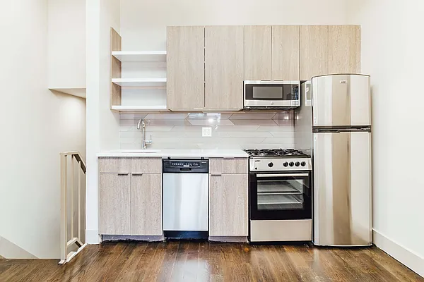 Rented by Nooklyn NYC LLC | media 54