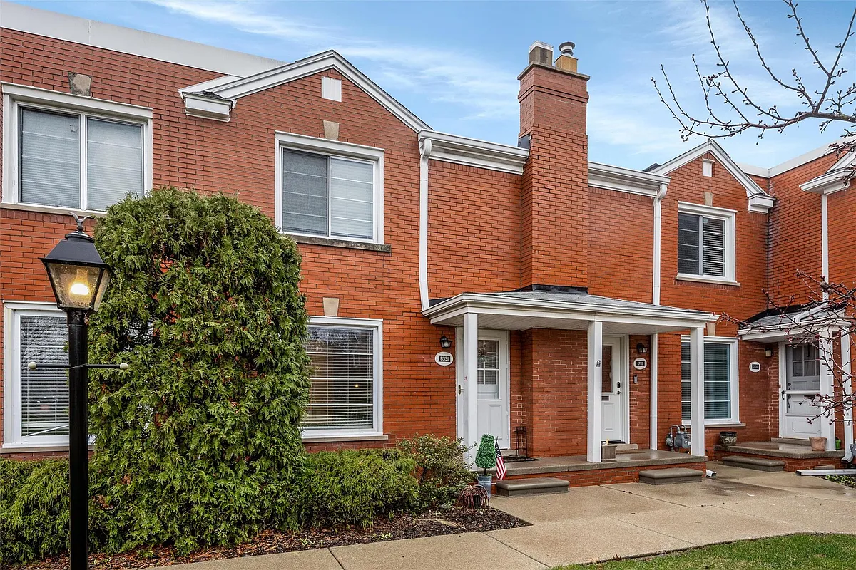 Building Photo - 699 Saint Clair St #12